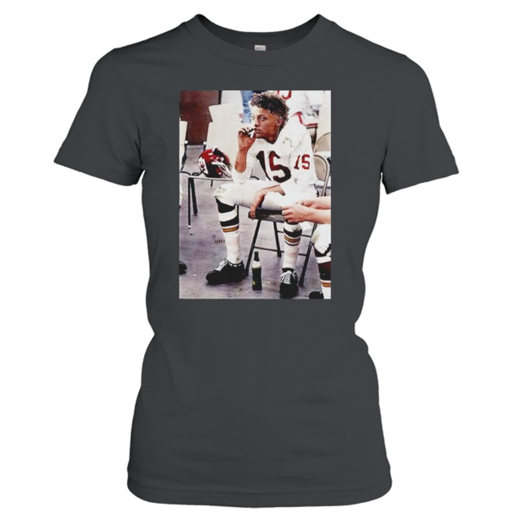 Kansas City Chiefs Patrick Mahomes Smokin And Beer T-Shirt - Hypecloth