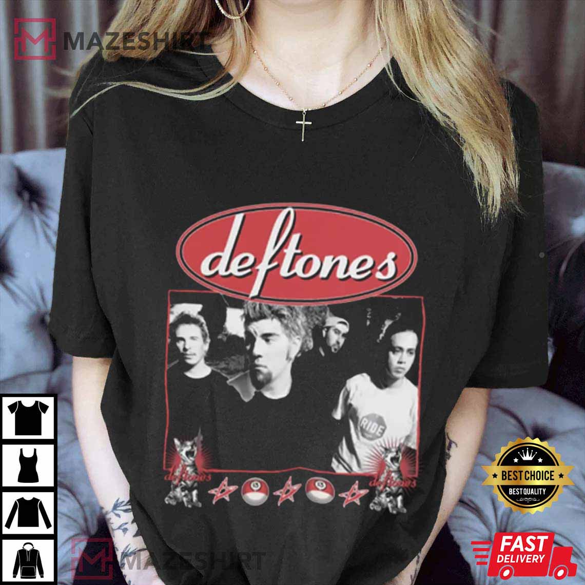 DEFTONES Band In Concert Unisex Gift For Fan T-Shirt