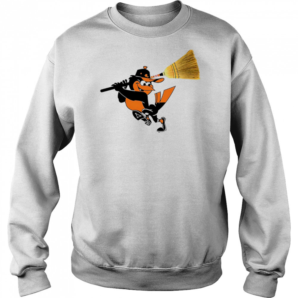 Baltimore Orioles mascot hold a broom shirt Sweatshirt