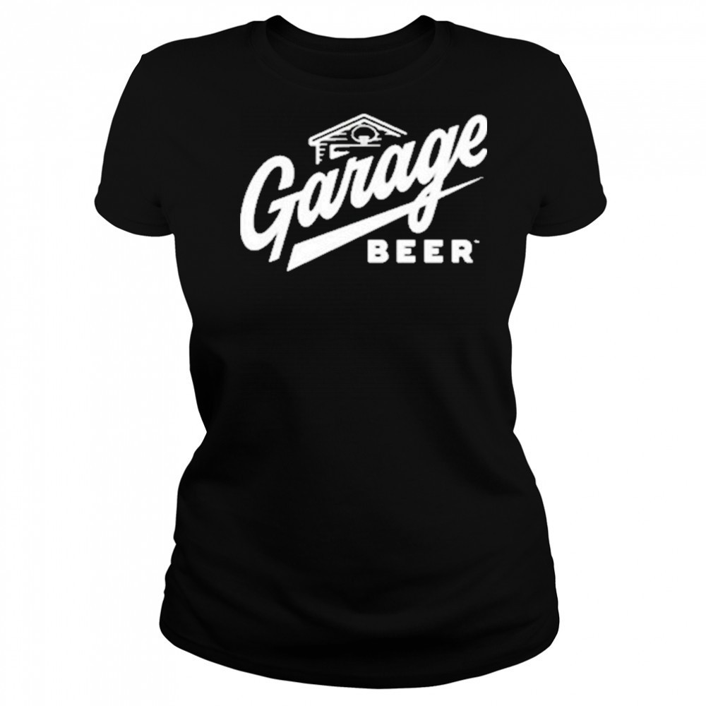 Travis Kelce Wearing Garage Beer T-Shirt Women's T-shirt
